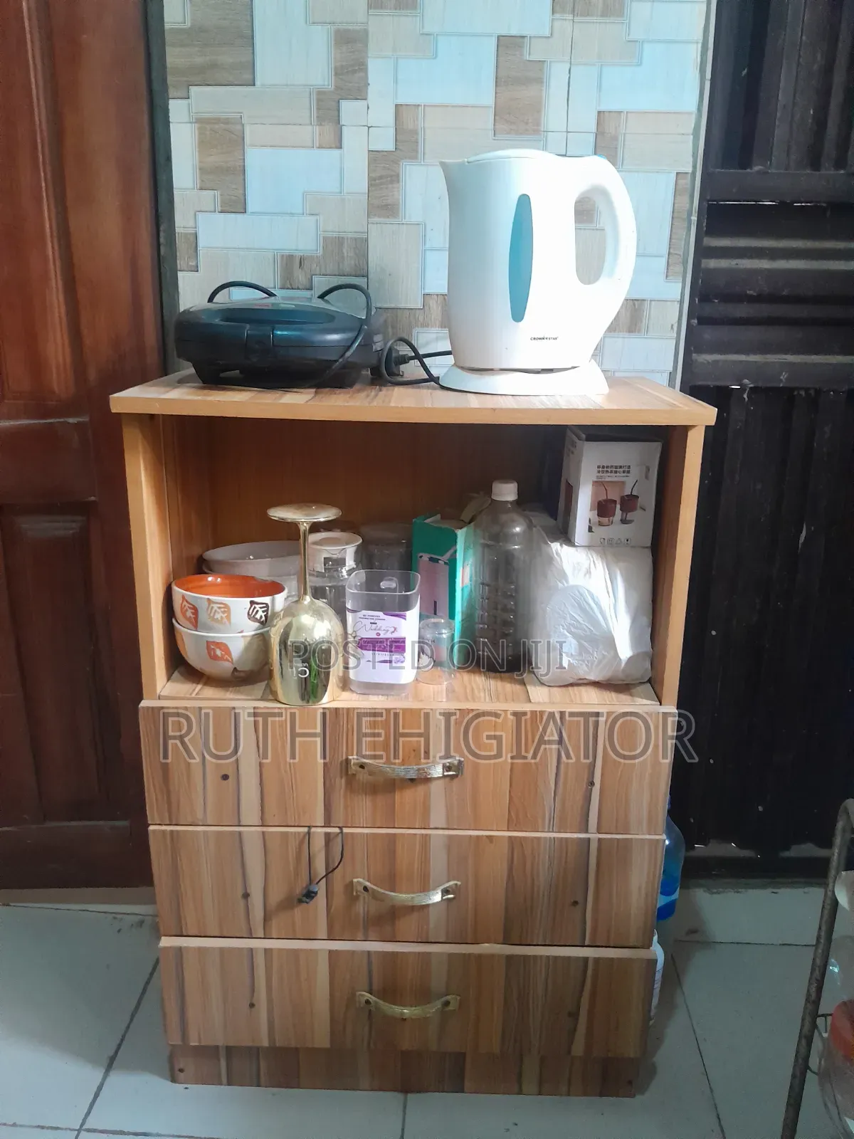 Kitchen/ Bedroomcabinet