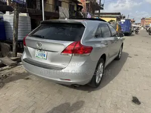 Toyota Venza XLE 2010 Silver