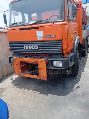 Iveco Pick Up Truck With Double Axle