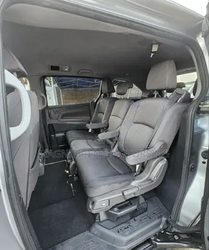 Honda Odyssey EX 2019 Silver