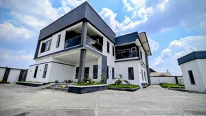 5 Bedroom Duplex With Bq