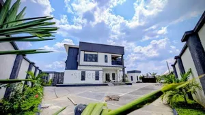 5 Bedroom Duplex With Bq