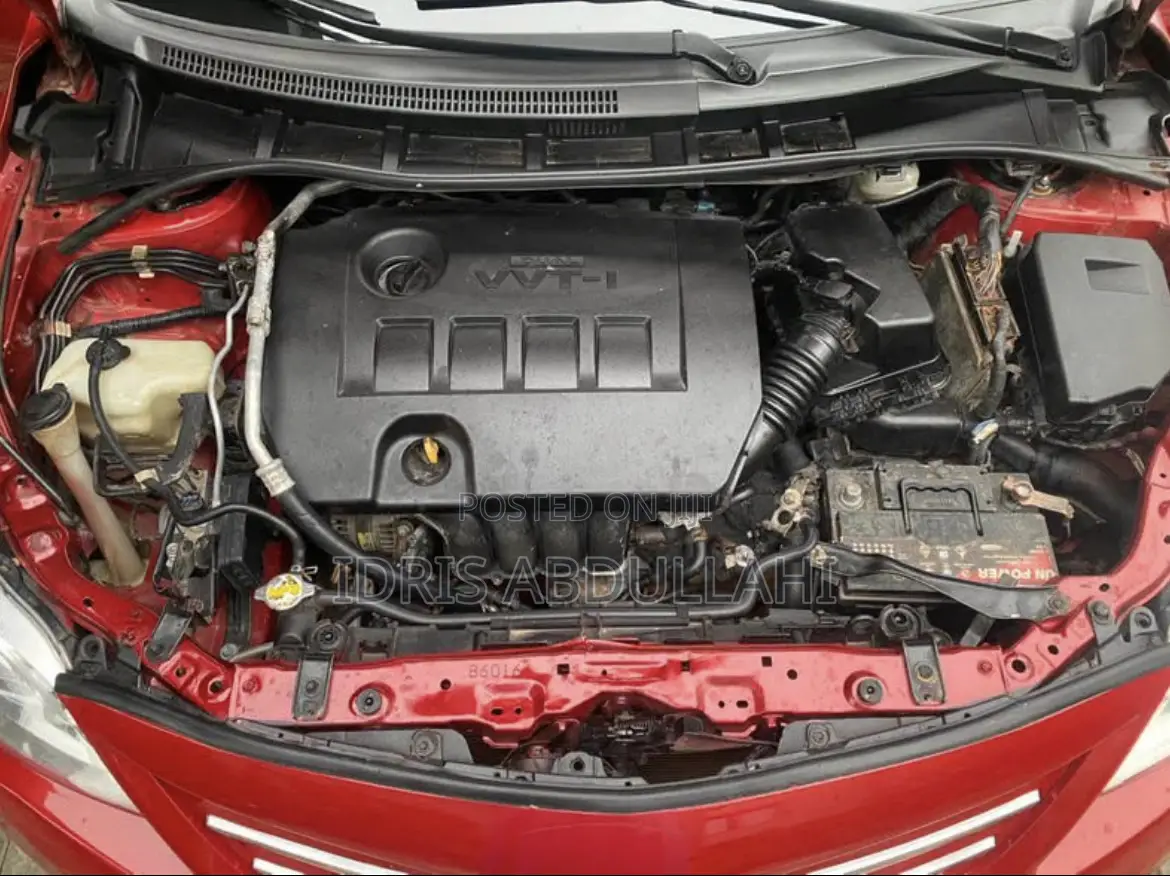 Toyota Corolla 2013 Maroon