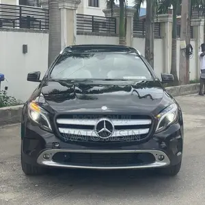 Mercedes-Benz GLA-Class 2016 Black