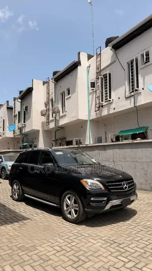 Mercedes-Benz M Class ML350 4MATIC 4dr SUV AWD (3.5L 6cyl 7A) 2014