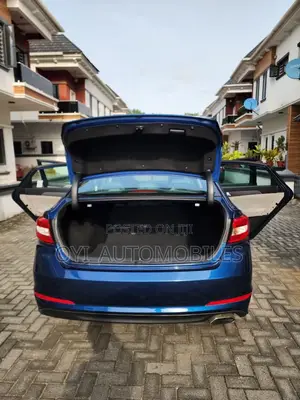 Hyundai Sonata SE 4dr Sedan (2.4L 4cyl 6A) 2015 Blue