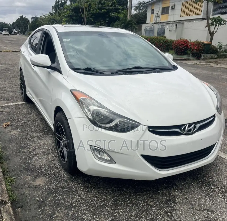 Hyundai Elantra 2012 White