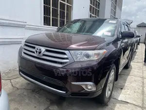 Toyota Highlander Limited 2012 Burgundy
