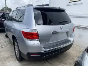 Toyota Highlander Limited 2012 Silver