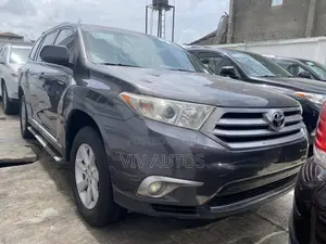 Toyota Highlander Limited 3.5l 4WD 2013 Gray