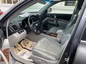 Toyota Highlander Limited 3.5l 4WD 2013 Gray
