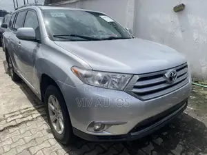 Toyota Highlander Limited 3.5l 4WD 2013 Silver