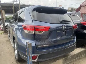 Toyota Highlander 2015 Blue