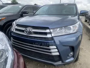 Toyota Highlander 2015 Blue