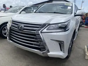 Lexus LX 570 AWD 2019 White