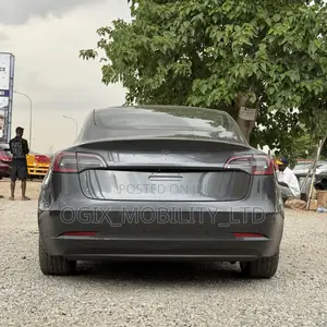 Tesla Model 3 2019 Gray