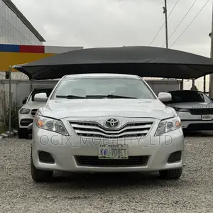 Toyota Camry LE 4dr Sedan (2.5L 4cyl 6AM) 2010 Silver