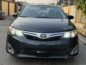Toyota Camry XLE V6 4dr Sedan (3.5L 6cyl 6A) 2013 Gray