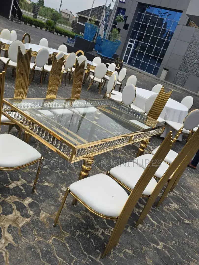 Vip Table and Chairs Elegant
