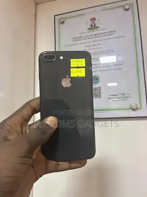 Apple iPhone 8 Plus 64 GB Black