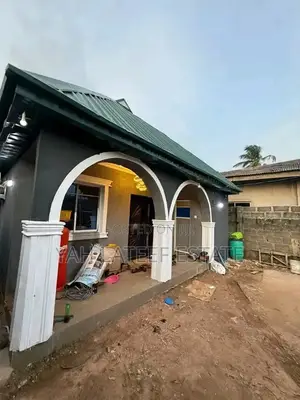 4bdrm Block of Flats in High Court, Obasanjo for sale