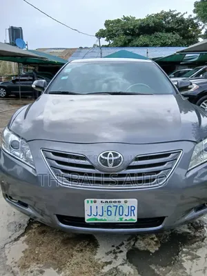 Toyota Camry XLE V6 4dr Sedan (3.5L 6cyl 6AM) 2009 Gray