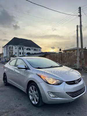 Hyundai Elantra GLS Sedan FWD (1.8L 4cyl 6M) 2013 Silver