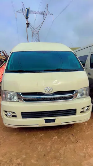 Toyota HiAce 2010 Silver