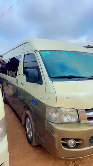Toyota HiAce 2010 Silver