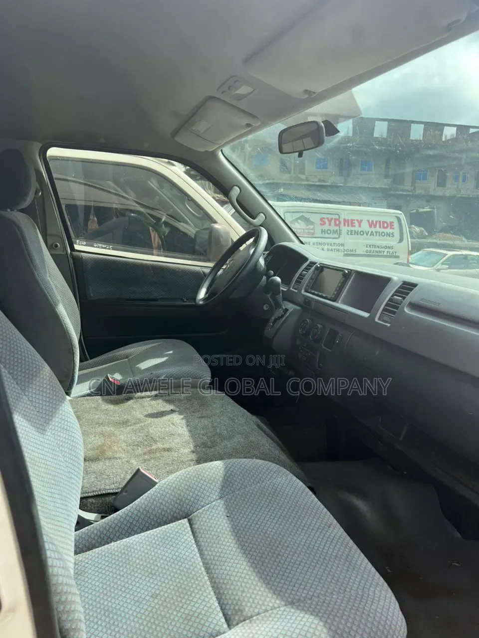 Toyota HiAce 2010 Silver