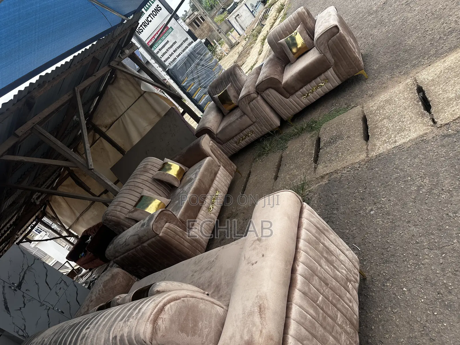 Elegance and Unique Sofa Set