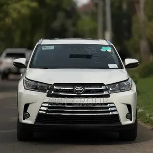 Toyota Highlander XLE 4x4 V6 (3.5L 6cyl 8A) 2018 White