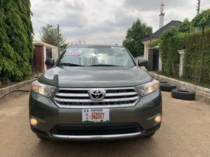 Toyota Highlander Limited 2012 Gray