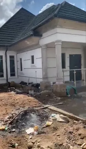 5bdrm Bungalow in Owerri for sale