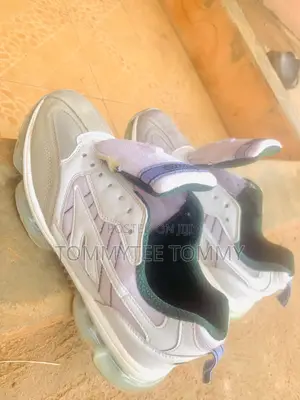 Sneakers Shoe