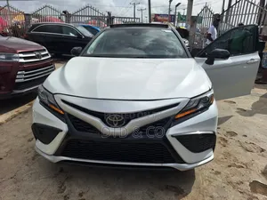 Toyota Camry XSE 2021 White