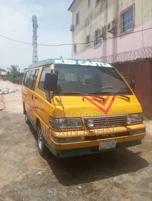 Mitsubishi Delica 2012 Yellow