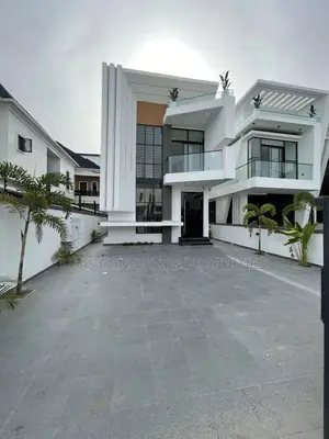5bdrm Duplex in Lekki Phase 2 for sale