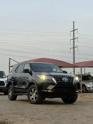 Toyota Fortuner 2023 Black