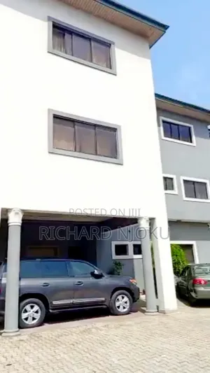 8bdrm House in Lekki Phase 1 for sale
