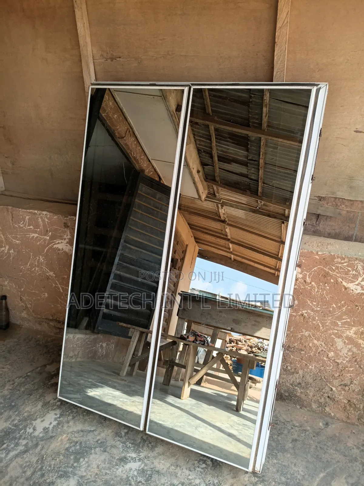 Polished Aluminium Frameless Window With Net and Burglary