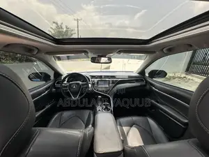 Toyota Camry XSE FWD (2.5L 4cyl 8AM) 2018 Blue