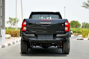 New Toyota Hilux 2025 Black