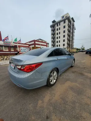 Hyundai Sonata Limited Sedan FWD (2.4L 4cyl 6A) 2011 Blue