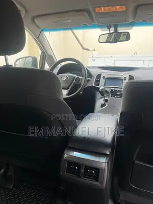 Toyota Venza LE 2016 Black