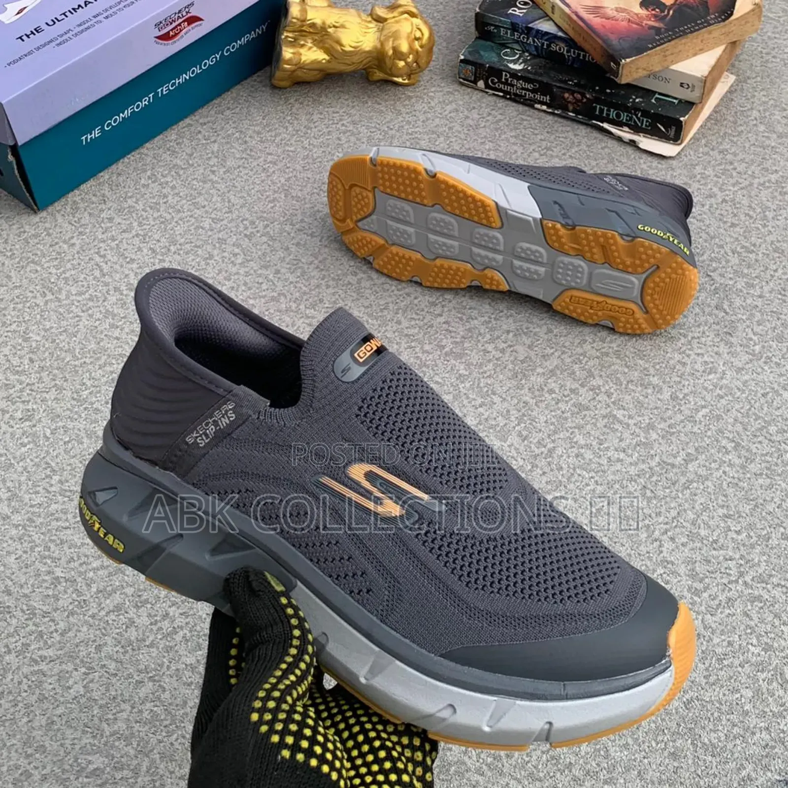 Men Sketchers Slip In