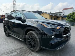 Toyota Highlander Platinum 2022 Black