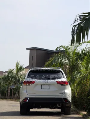 Toyota Highlander Limited 2019 White
