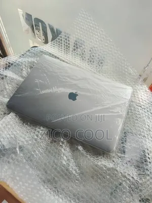 Laptop Apple MacBook 2018 16GB Intel Core i7 SSD 512GB