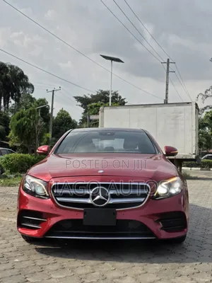Mercedes-Benz E300 2019 Red